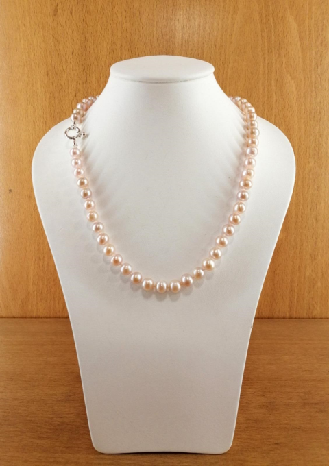 Collar de perlas cultivadas en color rosado de 7/5 mm, con cierre en plata de ley