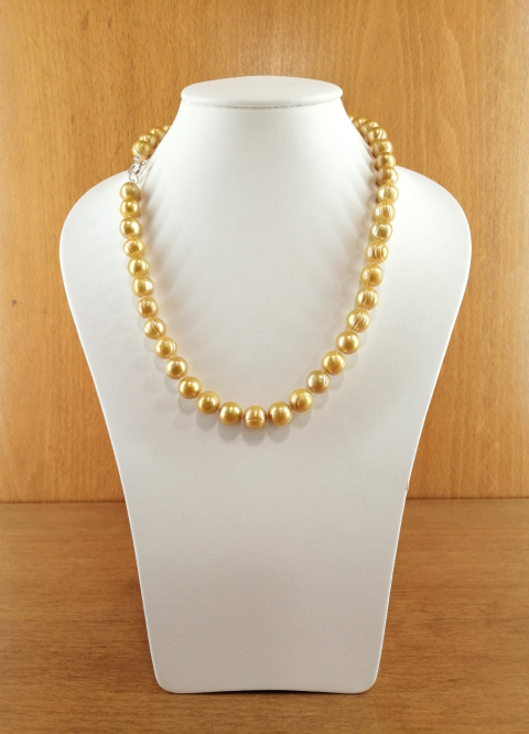 Collar de perlas cultivadas color mostaza de 8mm, con cierre en plata de ley