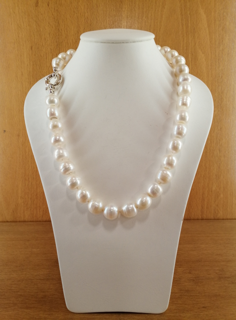 Collar de perlas cultivadas de 11/12mm, con cierre en plata de ley