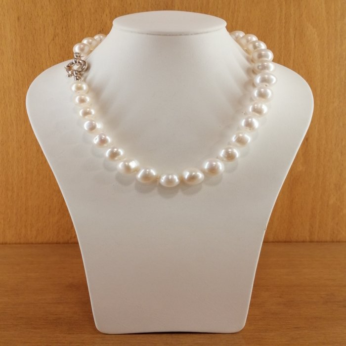Collar de perlas cultivadas de 10/13mm, con cierre en plata de ley