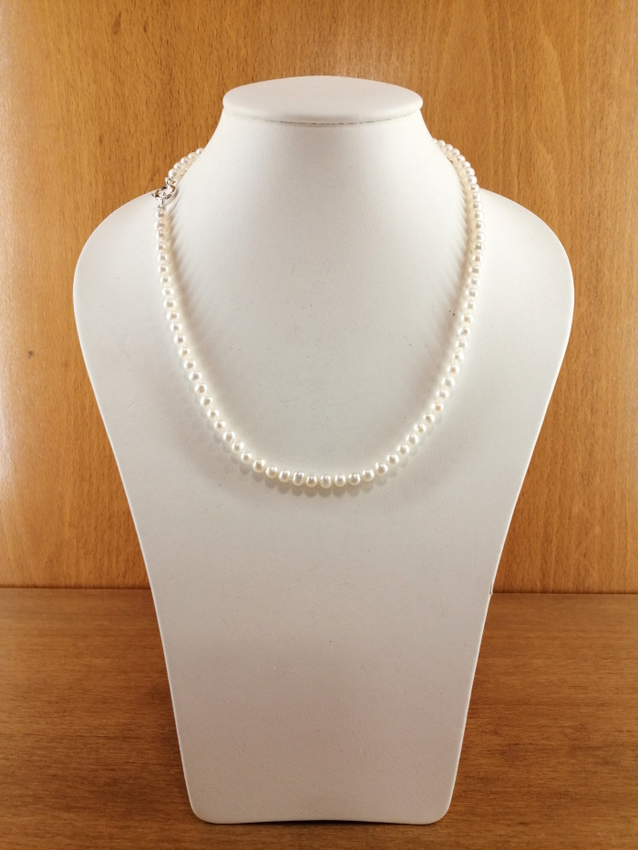 Collar de perlas cultivadas de 4mm, con cierre en plata de ley